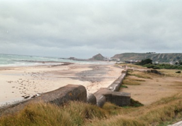 This image has an empty alt attribute; its file name is jersey-beach.jpg